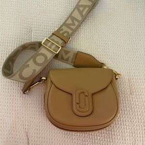 MARC JACOBS The Covered J Marc Magnetic Closure Saddle Bag Camel